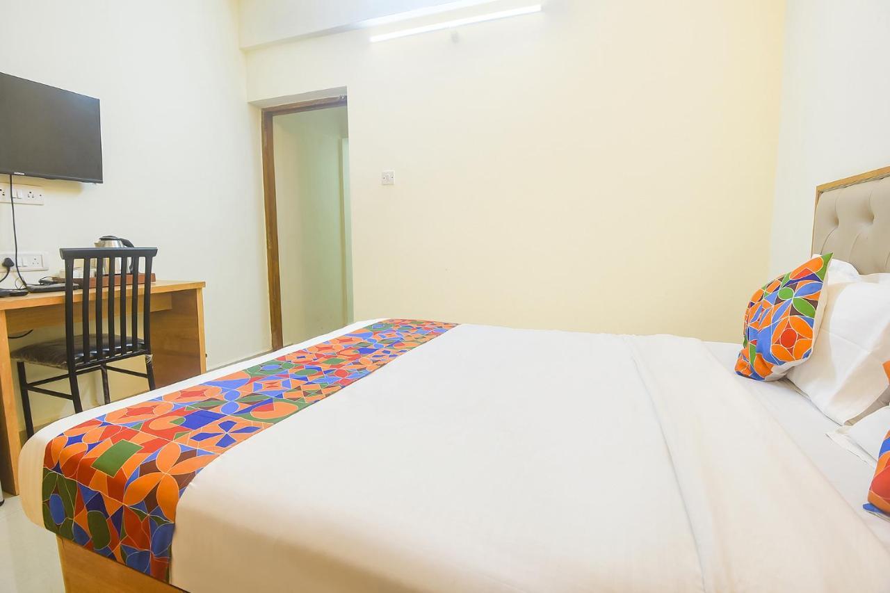 Fabexpress De Classio With Pool - Nr Candolim Beach酒店 外观 照片