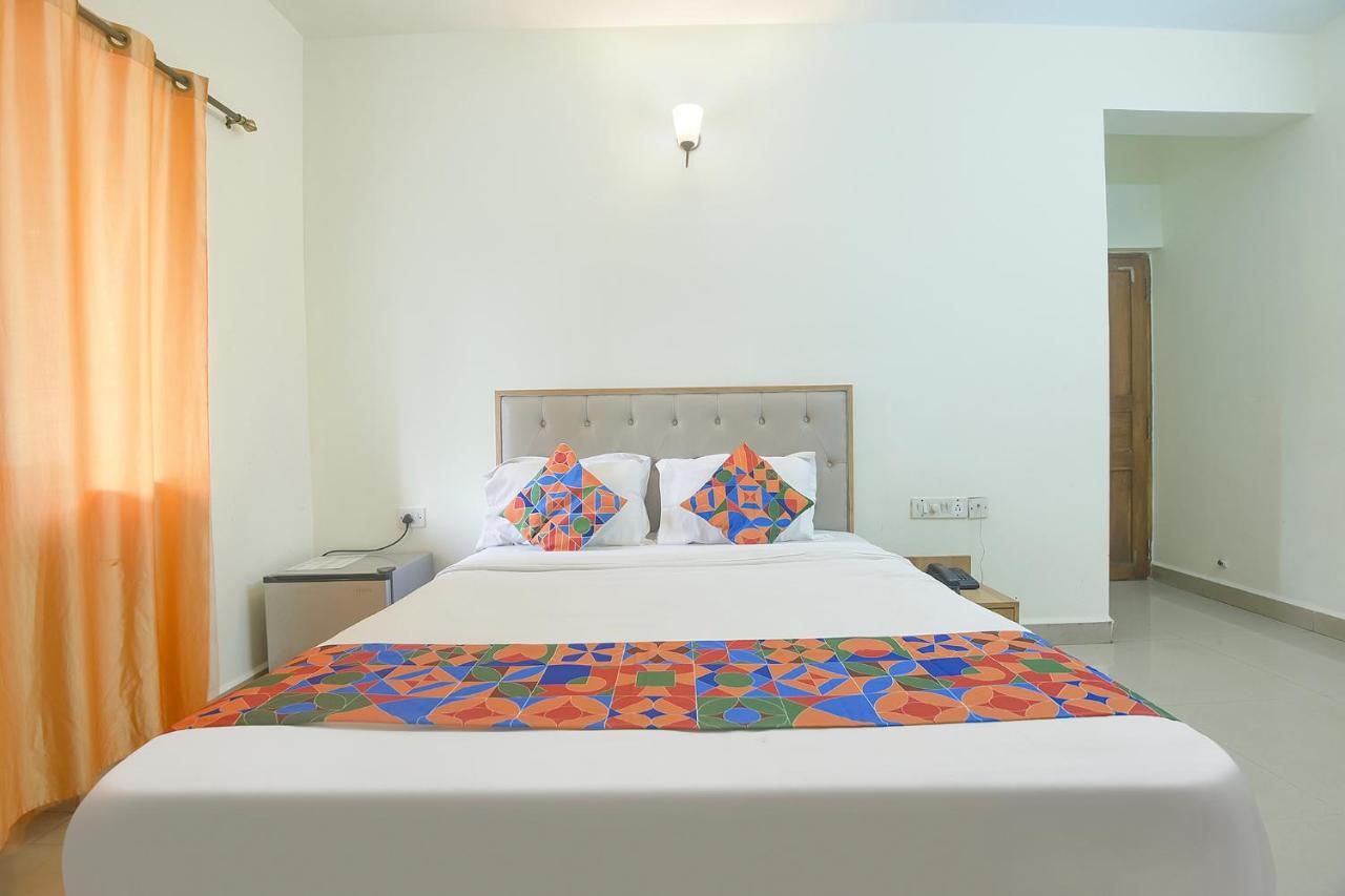 Fabexpress De Classio With Pool - Nr Candolim Beach酒店 外观 照片