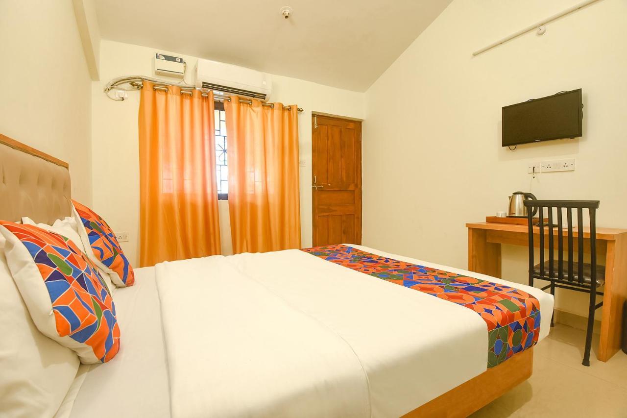 Fabexpress De Classio With Pool - Nr Candolim Beach酒店 外观 照片