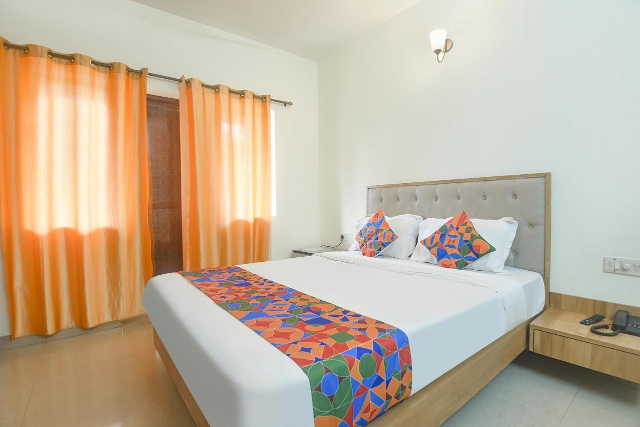 Fabexpress De Classio With Pool - Nr Candolim Beach酒店 外观 照片
