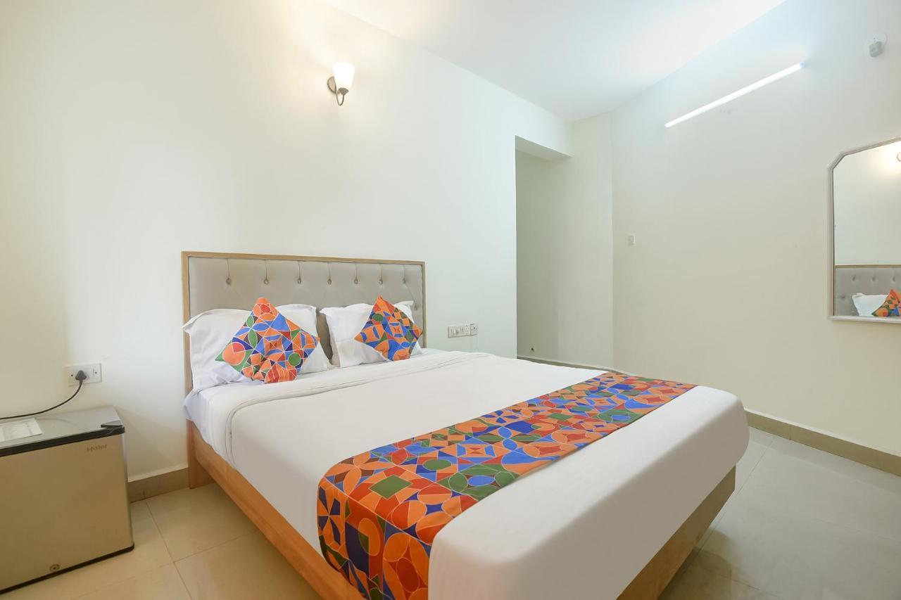 Fabexpress De Classio With Pool - Nr Candolim Beach酒店 外观 照片