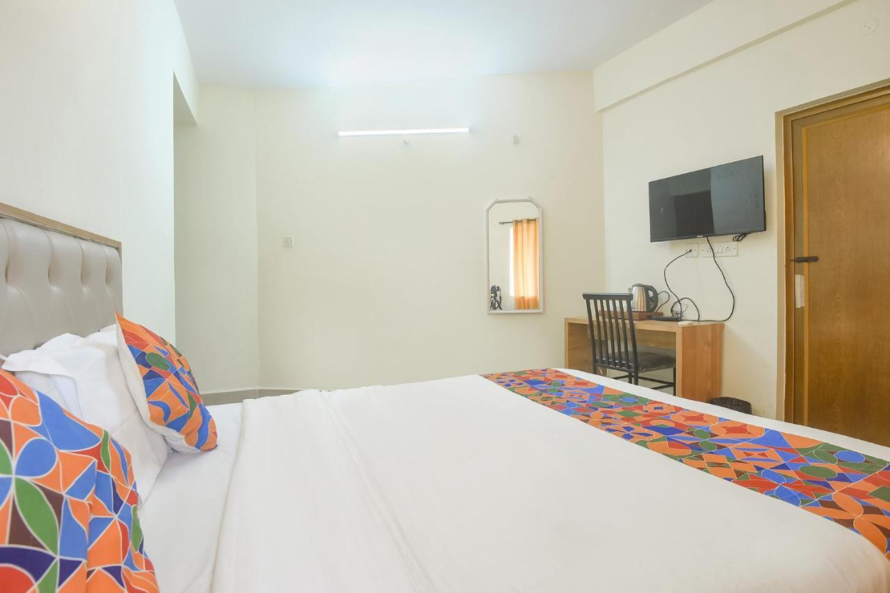 Fabexpress De Classio With Pool - Nr Candolim Beach酒店 外观 照片